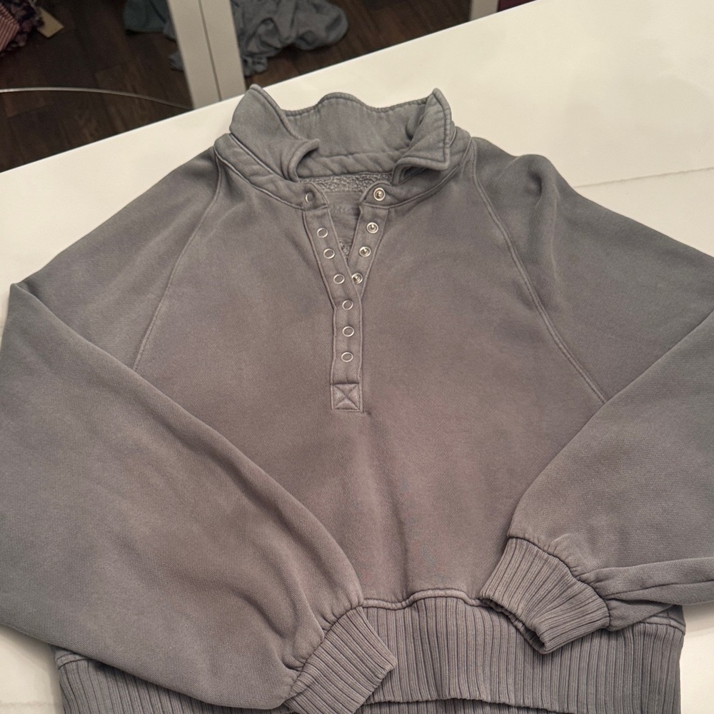 Women’s  Green  Sweater